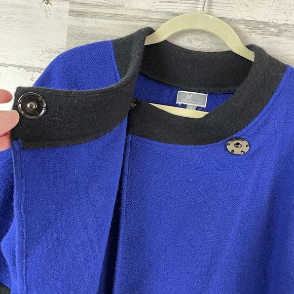 Women's Blue and Black Sweater - Picture 6 of 10